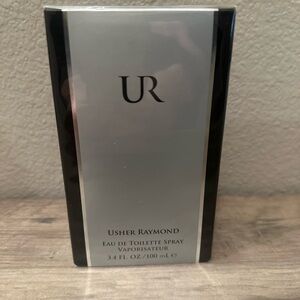 New! Mens Usher
UR Eau De Toilette Spray - 100ml/3.4oz